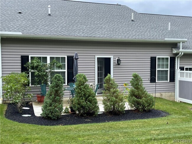 Foto del edificio - 5281-5287 Chestnut Ridge Rd