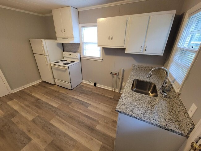 Foto del edificio - Your Cozy New Home Awaits in Burlington!