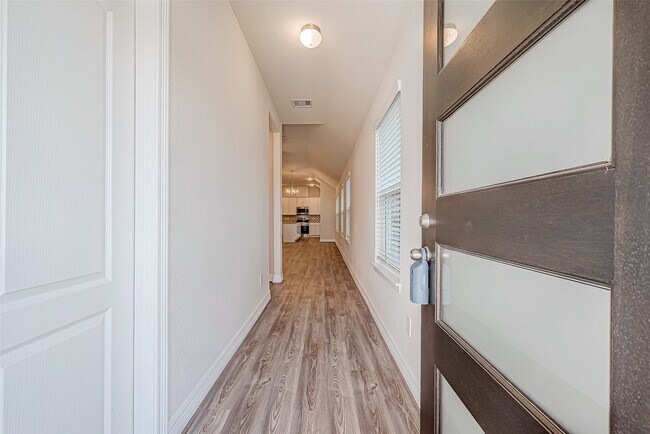 Foto del edificio - 22814 Ephesus Ave