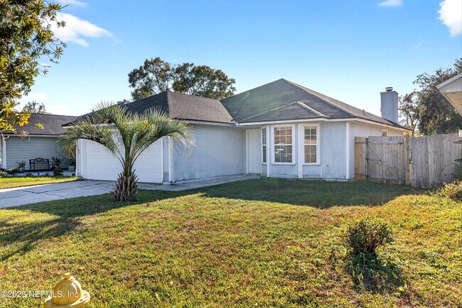 Building Photo - 11170 Wandering Oaks Dr