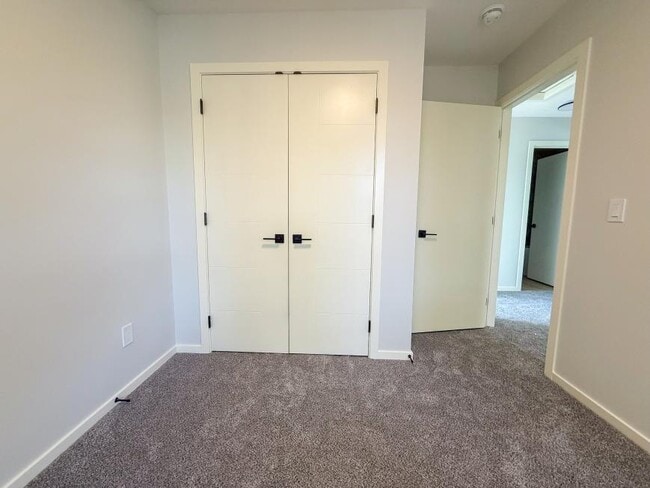 Photo du bâtiment - 3.0 bedroom in Edmonton Alberta T5G 1G1