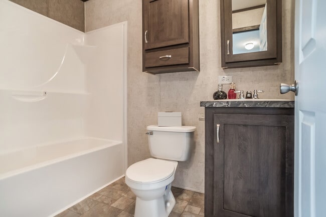 Building Photo - 2251 Wellington Green Dr