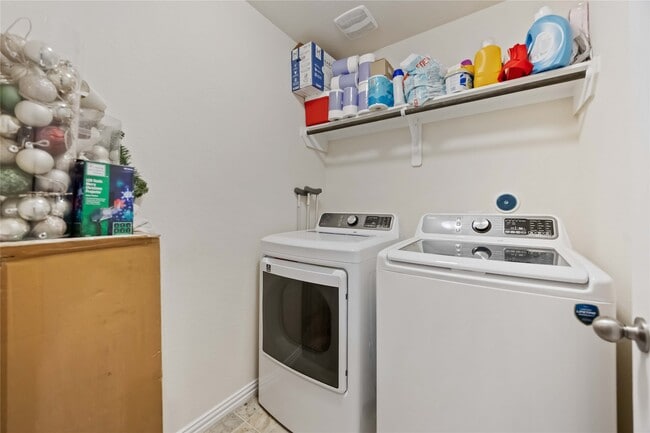 Building Photo - 2607 Dustin Pl Ct