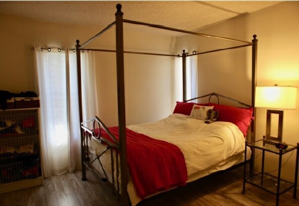 Interior Photo - 508 N Curtis Ave