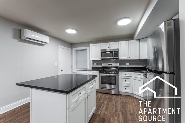 Foto del edificio - 5736 N Winthrop Ave