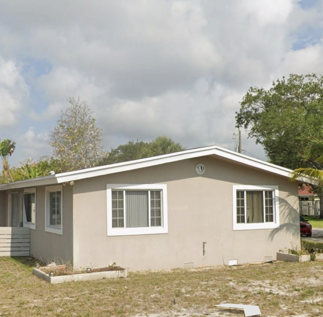 Photo - 117 SE 4th Ave House