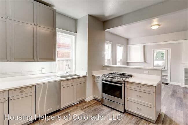 Building Photo - 3 br, 1 bath House - 1611 Spruce Street #1