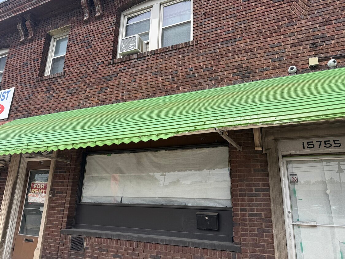 Building Photo - 15753 Broadway Ave