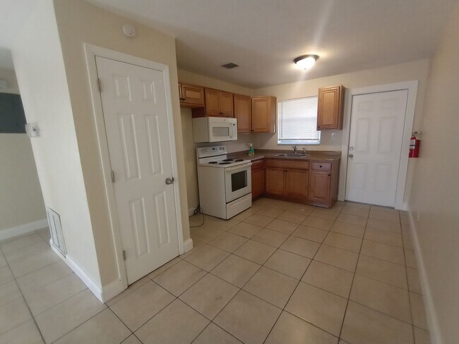 Foto del edificio - 2/1 Apartment for rent. Delray Beach