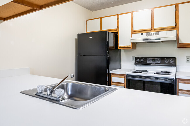 1BR, 1BA - Kitchen - Springville Mill