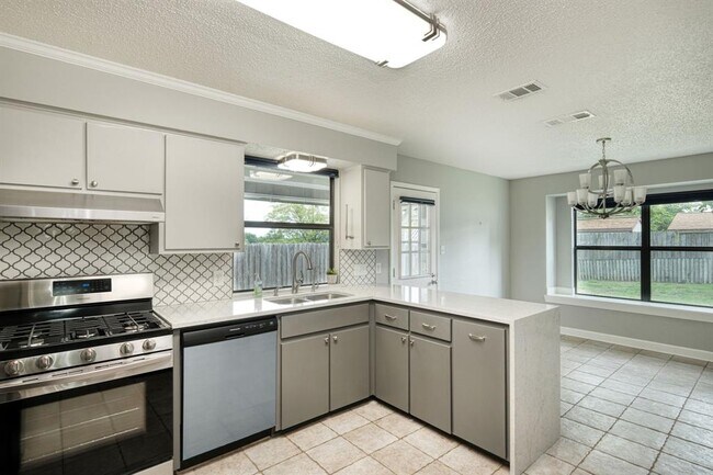 Foto del edificio - 703 Windsor Rd