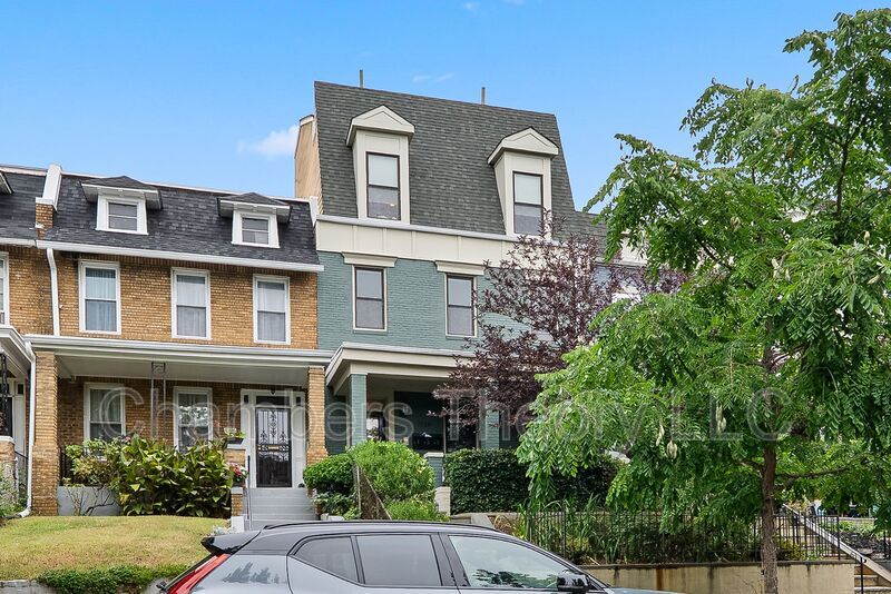 Primary Photo - 1228 I St NE