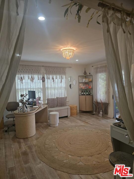 Foto del edificio - 2500 Hyperion Ave