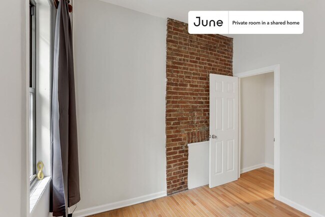 Foto del edificio - Room in Shared 2 bed/1 bath home