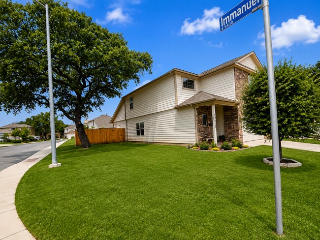 Foto del edificio - St. Hedwig Home with Game Room & Community Amenities - Realtor Commission: $500