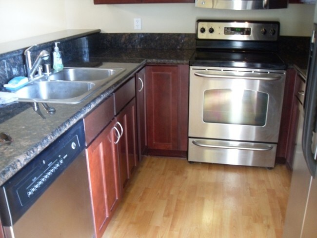 Building Photo - 60TH - CHARMING CONDO NEAR SDSU!