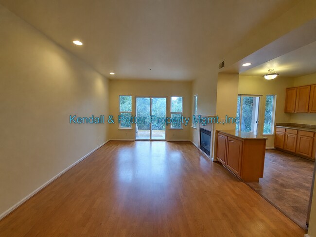 Foto del edificio - Spacious Ground-Floor 3BD/2BA Condo in Prime Scotts Valley Location