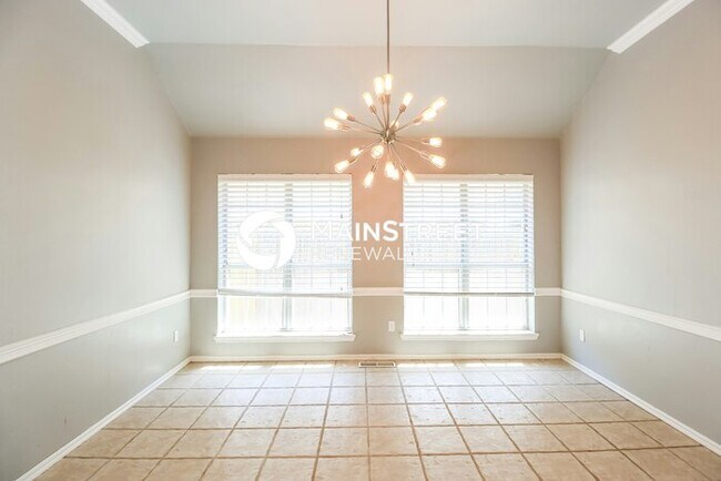 Foto del edificio - 4 Bedroom Pet-Friendly Home in Oklahoma City, OK with Main Street Renewal
