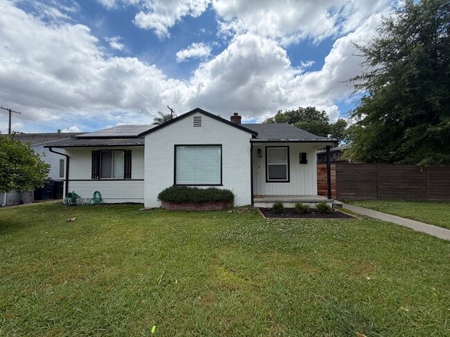 3 Bedroom | 1.5 Bathroom | Single-Family Home - 3 Bedroom | 1.5 Bathroom | Single-Family Home