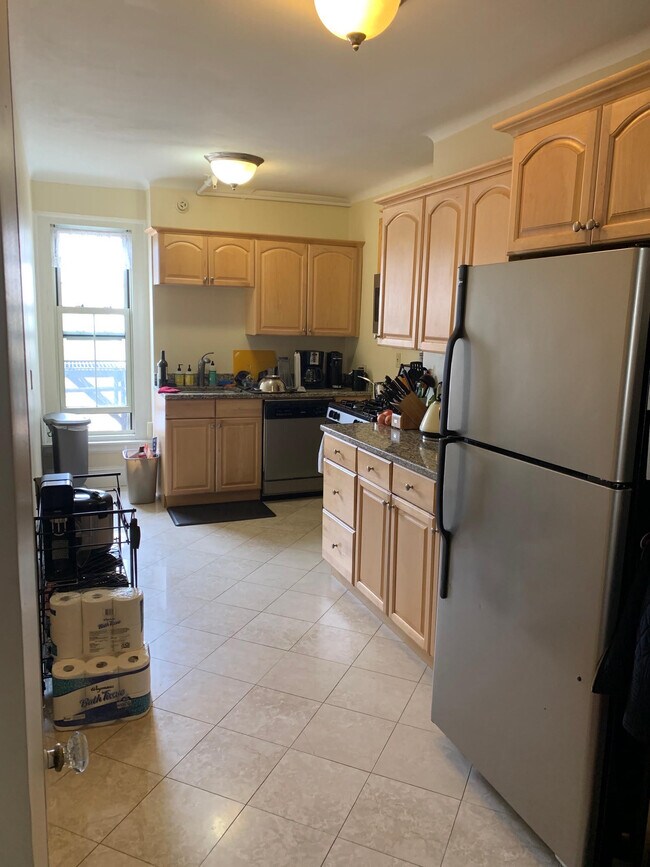 Foto del edificio - 1450 Beacon St