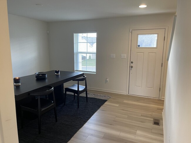 Building Photo - 127 Stager Ave