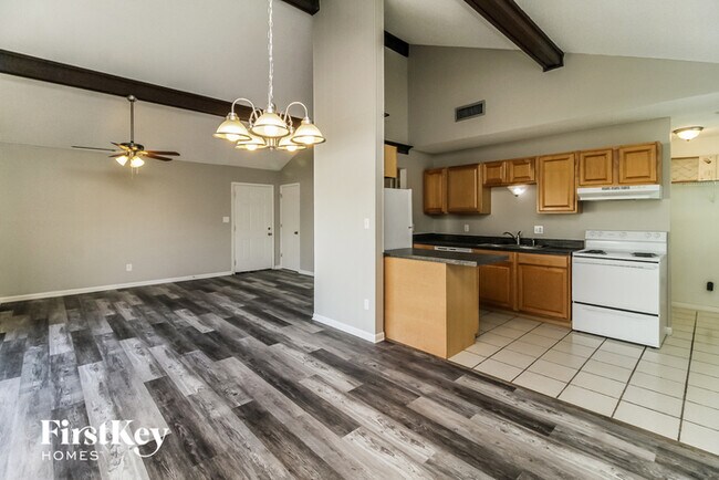 Building Photo - 1460 Dandelion Dr