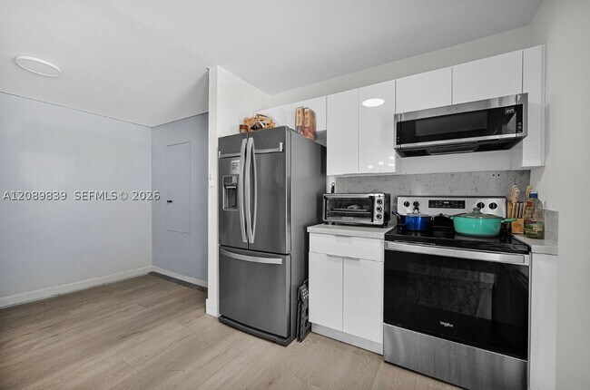 Foto del edificio - 3231 SW 25th St