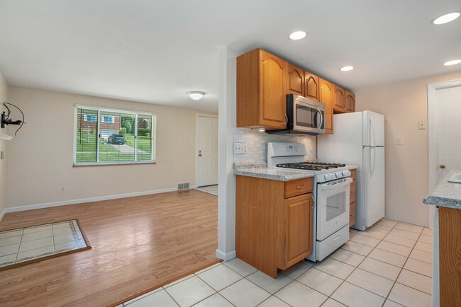 Building Photo - 5116 Cherryvale Dr
