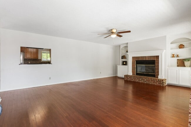 Building Photo - 3-BEDROOM IN CROWNHILL ACRES, ALAMO HEIGHT...