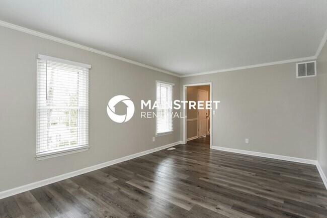 Foto del edificio - 4 Bedroom Pet-Friendly Home in Greensboro, NC with Main Street Renewal