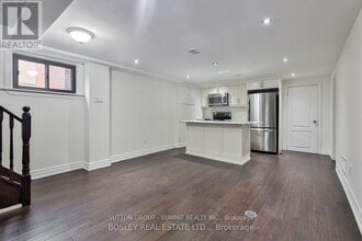 Building Photo - 136 Regina Ave