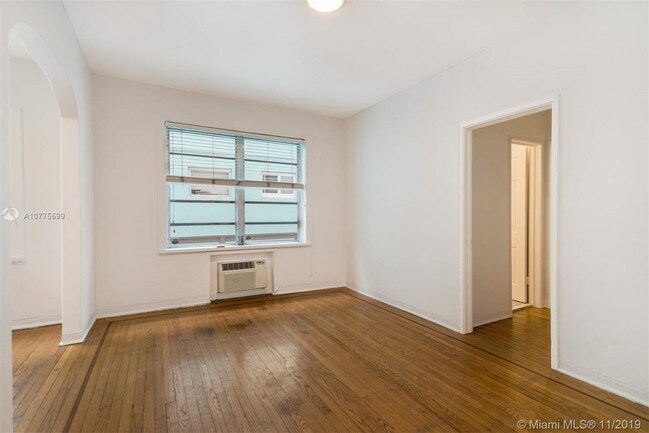 Building Photo - 740 10th St