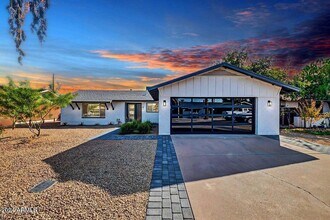 Building Photo - 8537 E Pasadena Ave