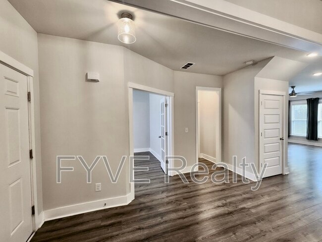 Building Photo - 4026 Danes Dr