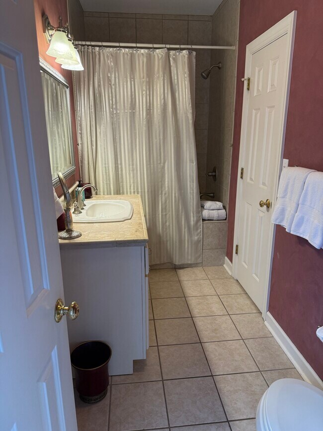 Foto del edificio - 802 Jamestown Rd