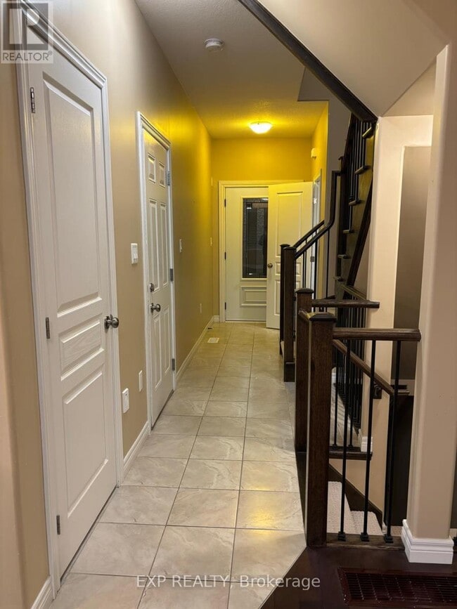 Building Photo - 6 Chestnut Dr