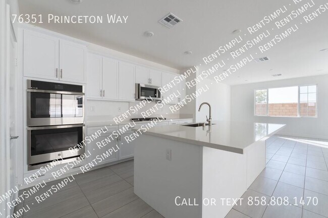 Building Photo - 1 Month Free Rent!