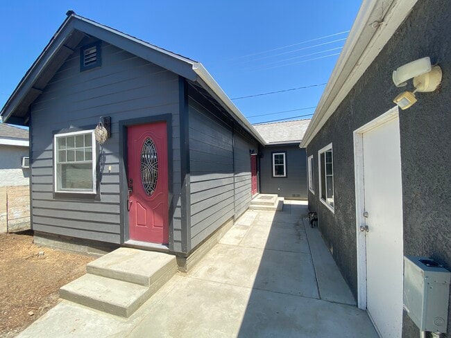 Building Photo - 1714 N Lincoln St