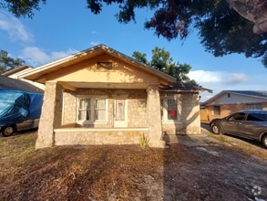 Building Photo - 2713 5th St W