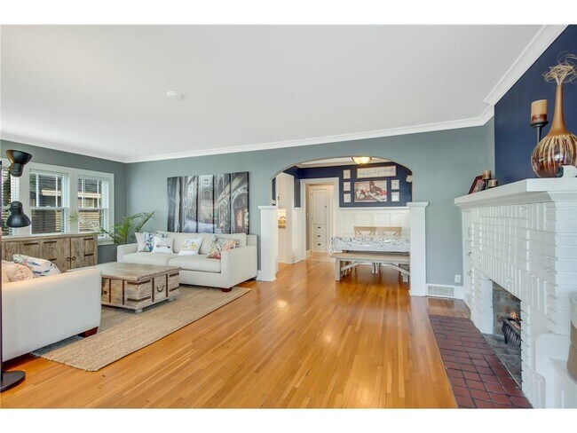 Foto del edificio - 1764 Palace Ave