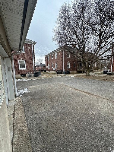 Foto del edificio - 715 W Woodlawn Ave