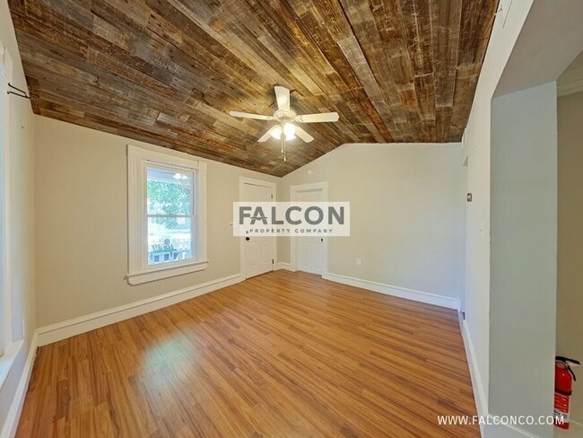 Building Photo - 3006 W Pikes Peak Ave