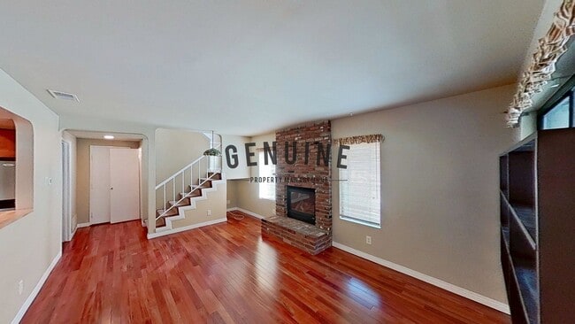 Foto del edificio - 2 Story 3Bd 2Ba Townhouse