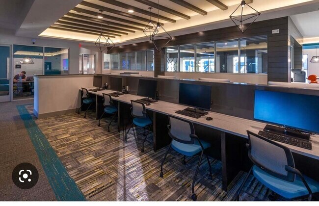 Foto del edificio - 4255 NW Duniway Dr