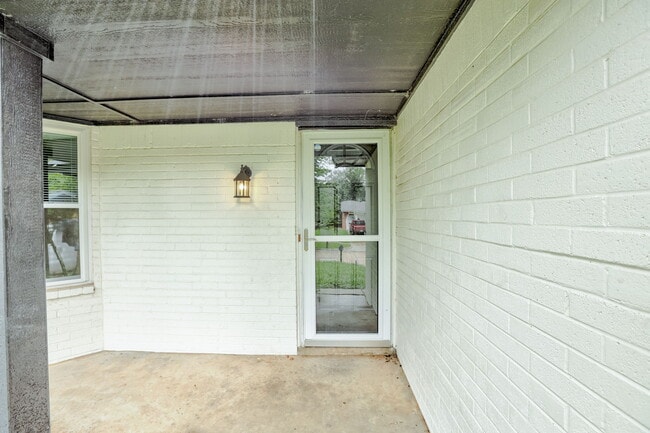 Building Photo - 1707 Ridgemont Cir