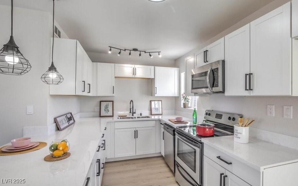 Foto principal - 2033 Hassell Ave