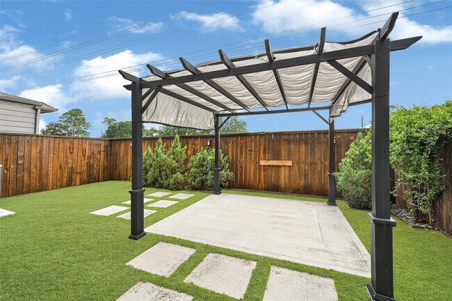 Foto del edificio - 1909 Monaco Memorial Ln