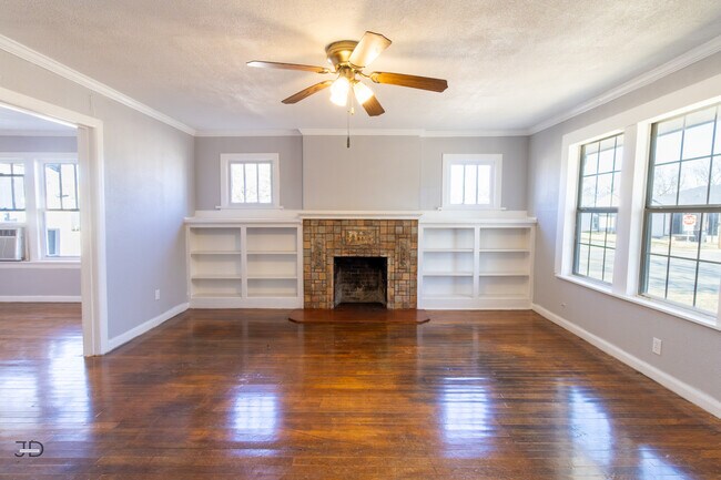 Building Photo - 1200 Garfield St