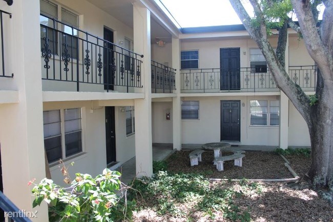 Foto del edificio - 700-710 50th St N