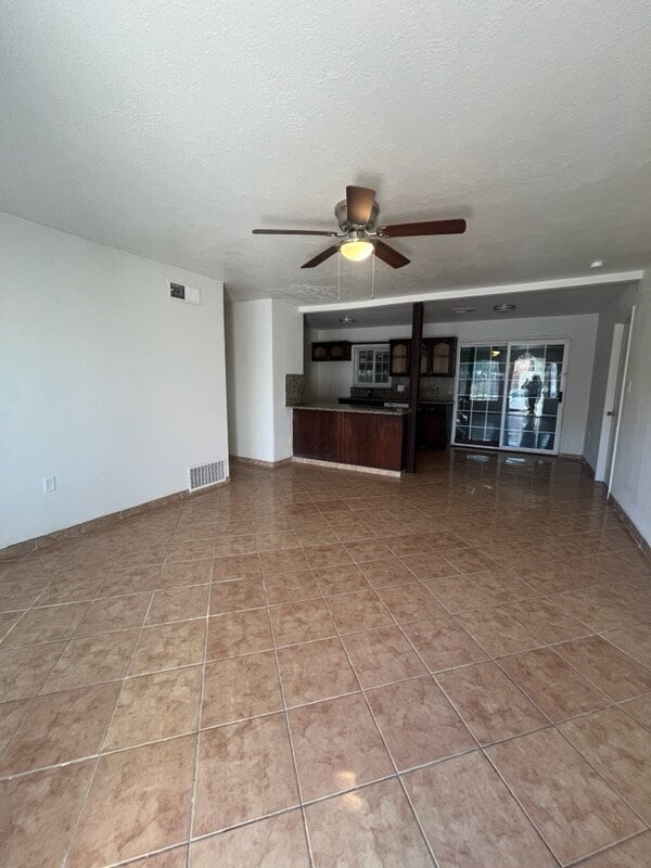 Building Photo - 5 Bedroom 2 bath home Available now